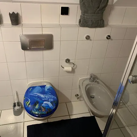 Appartement Frisch Renovierte Einliegerwohnung Mit Balkon *