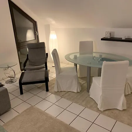 Appartement Frisch Renovierte Einliegerwohnung Mit Balkon