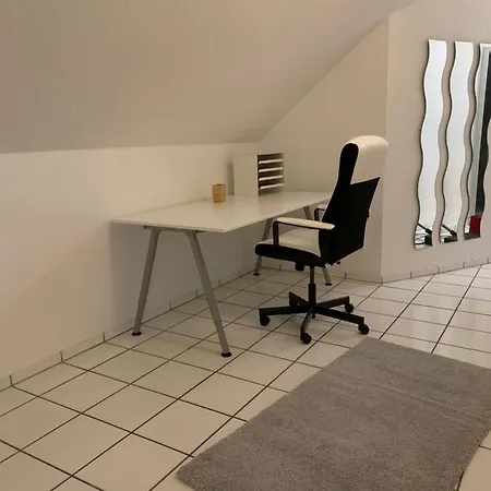 Appartement Frisch Renovierte Einliegerwohnung Mit Balkon